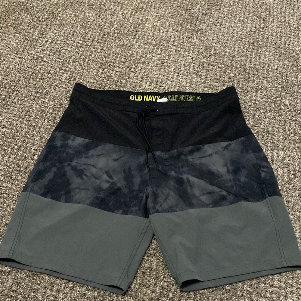 Old Navy California Men’s swim shorts size: 38